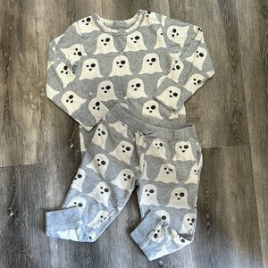 Monica + Andy Matching Grey Ghost Sweatpants and Long Sleeve T-Shirt Outfit 👻